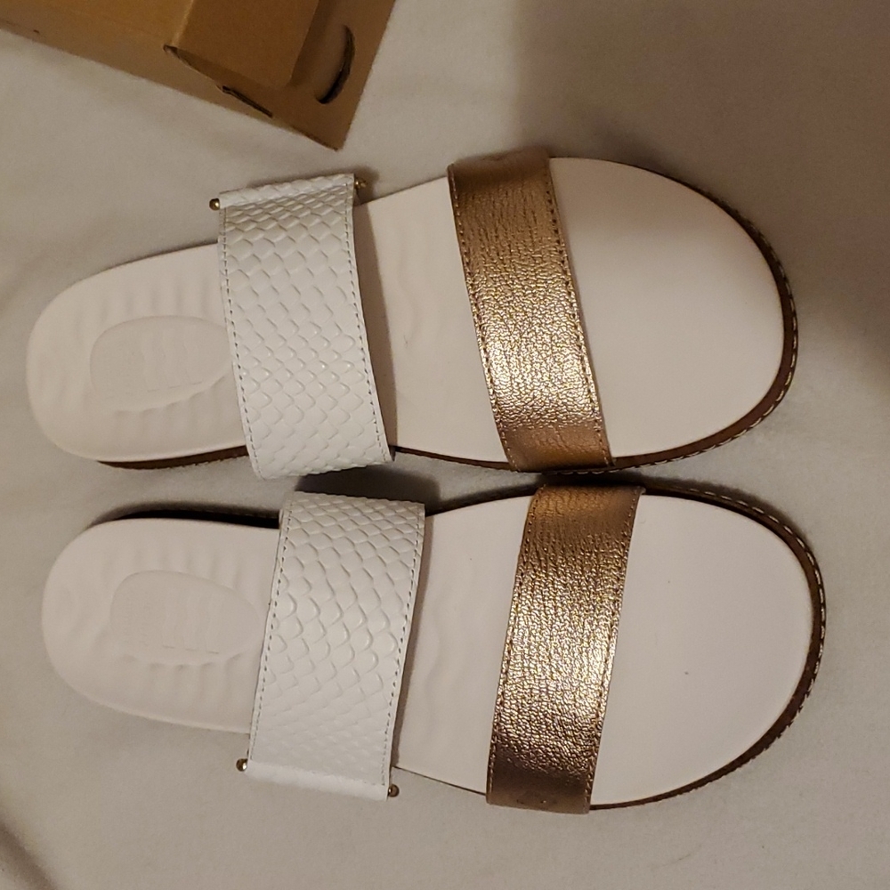 Sperry Waveside Plushslide Snake print women's size 7.5 sandal in white and gold